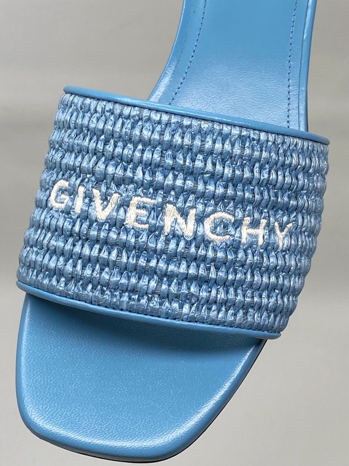 Givenchy Givenchy Logo Raffia Slide Sandals size 39 Size US 9 / IT 39 - 10 Thumbnail