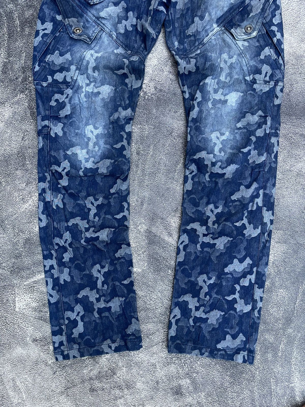 In The Attic In The Attic Multi Pocket Abstract Camo Faded Style Pants Size US 31 - 4 Thumbnail