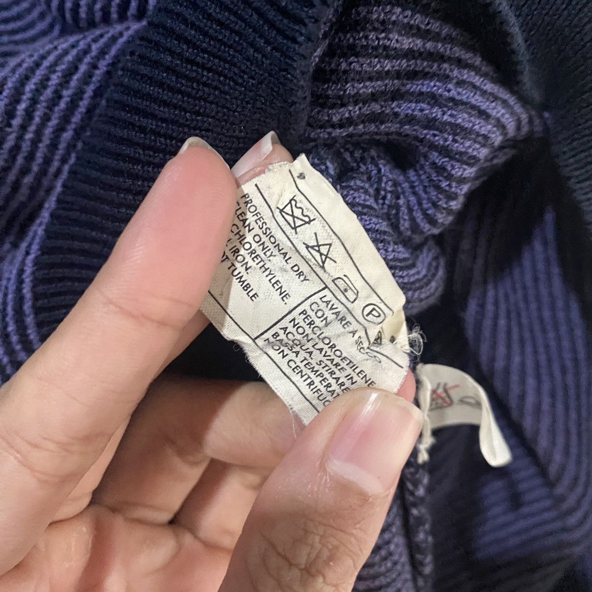 Salvatore Ferragamo Vintage Salvatore Ferragamo Stripe Sweatshirts Size US L / EU 52-54 / 3 - 9 Thumbnail