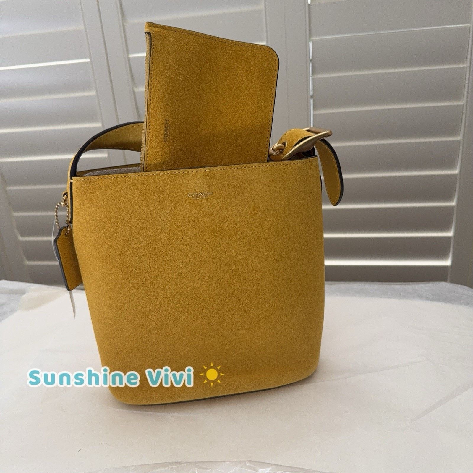 Coach NWT Coach Bleecker Bucket Bag 21 CCW84 suede yellow Size ONE SIZE - 1 Thumbnail