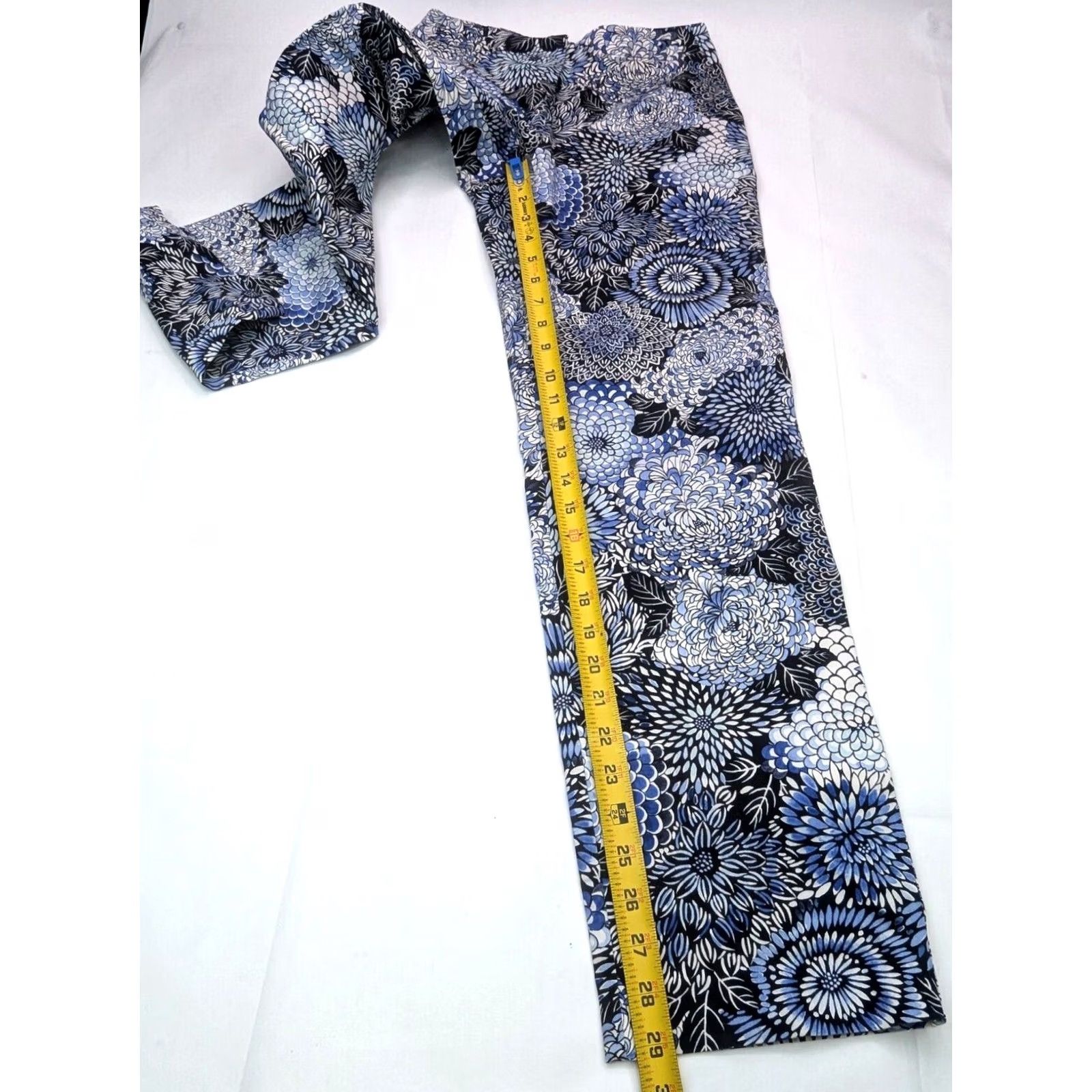 Talbots Talbots Women's Pants Capri Stretch Floral Print Blue 2 (26x29) Regular Inseam 26" Waist 29" Vintage: No Size 26" / US 2 / IT 38 - 3 Thumbnail