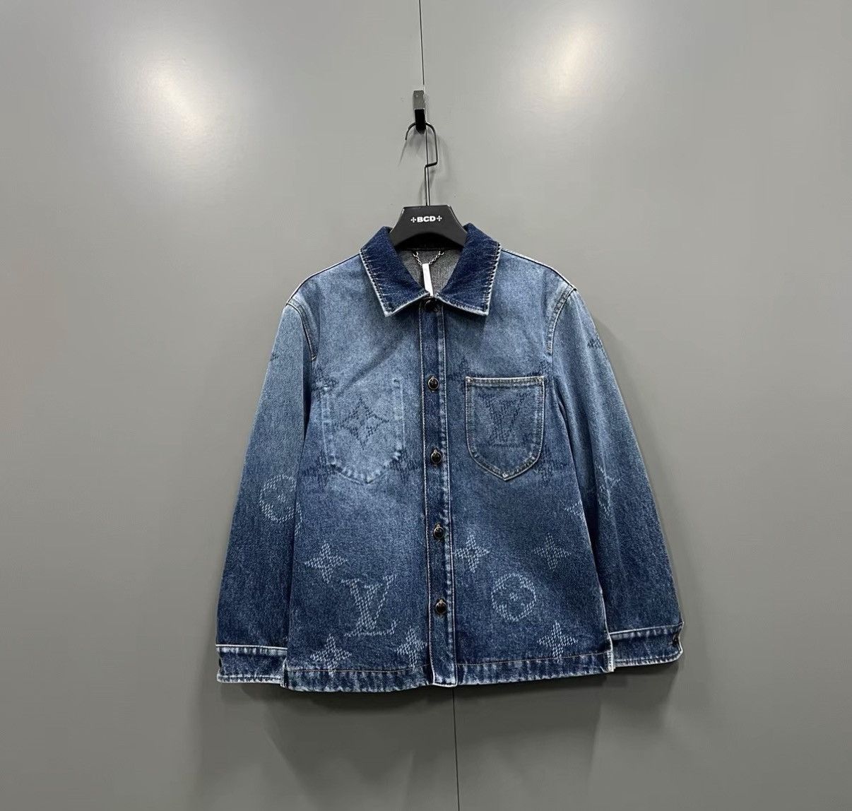 Louis Vuitton Louis Vuitton 2026 Gradient Monogram Denim Jacket J41 Size US XS / EU 42 / 0 - 1 Thumbnail