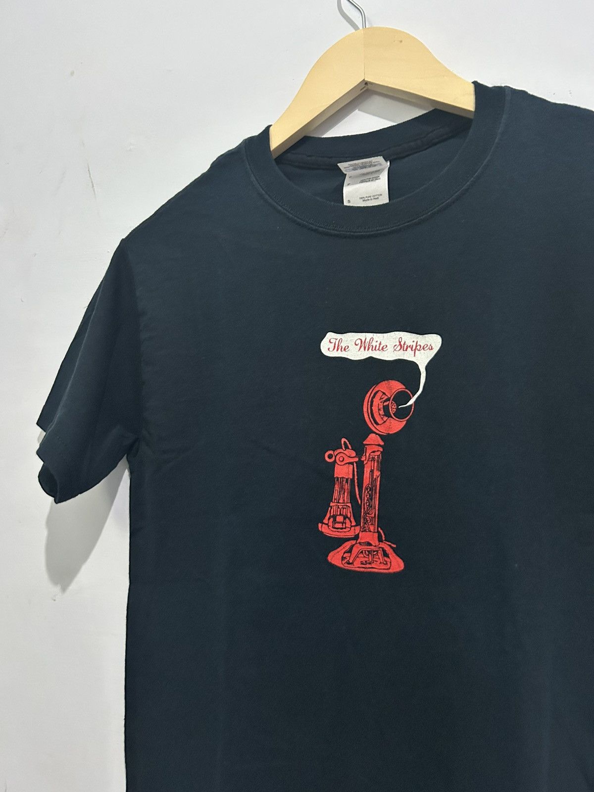 Band Tees × Vintage × basketcase gallery Sick vintage white stripes Telephone tee Size US M / EU 48-50 / 2 - 3 Thumbnail