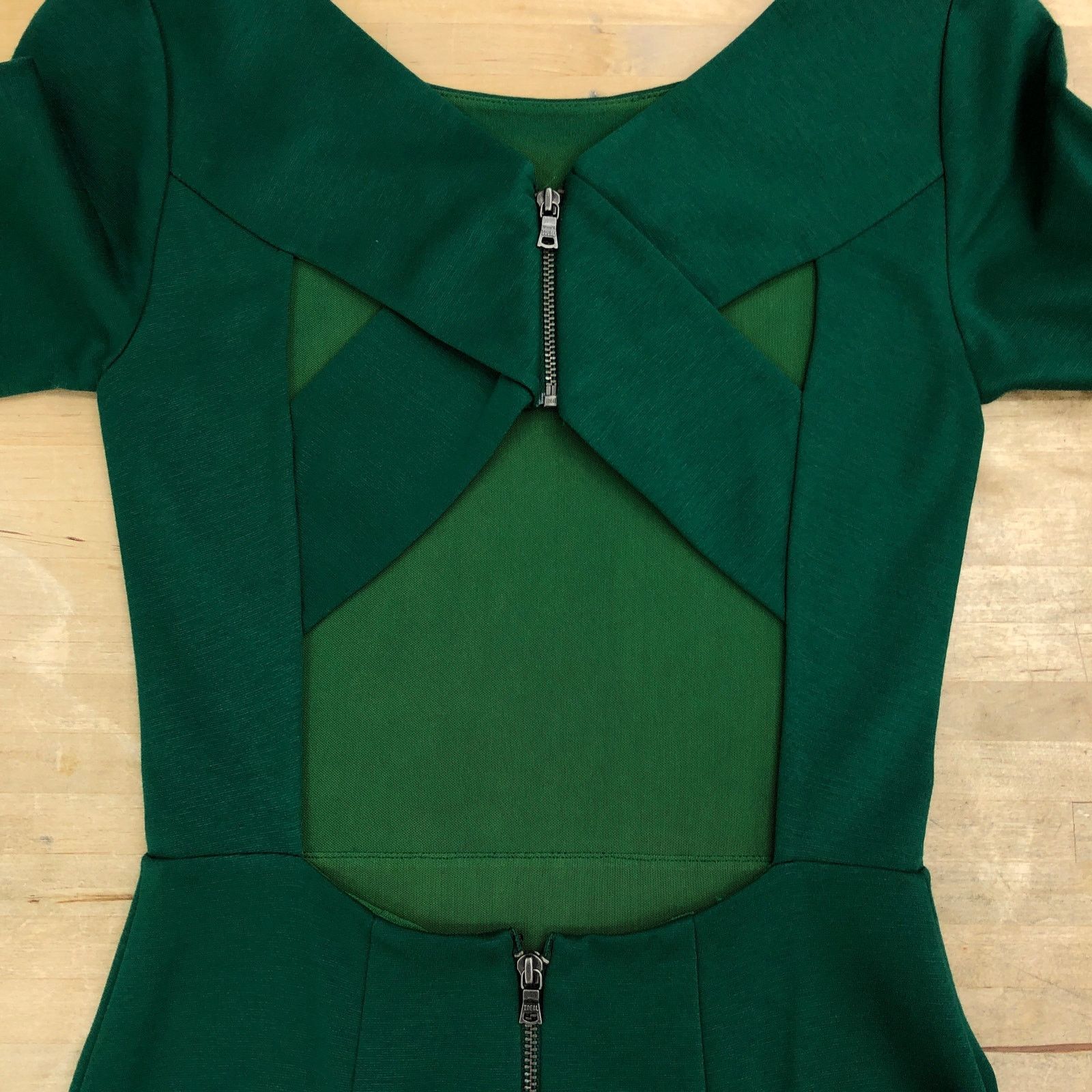 Alice + Olivia Alice + Olivia A+O Size 2 Dress Bodycon Back Cutout Stretch Size XS / US 0-2 / IT 36-38 - 17 Thumbnail