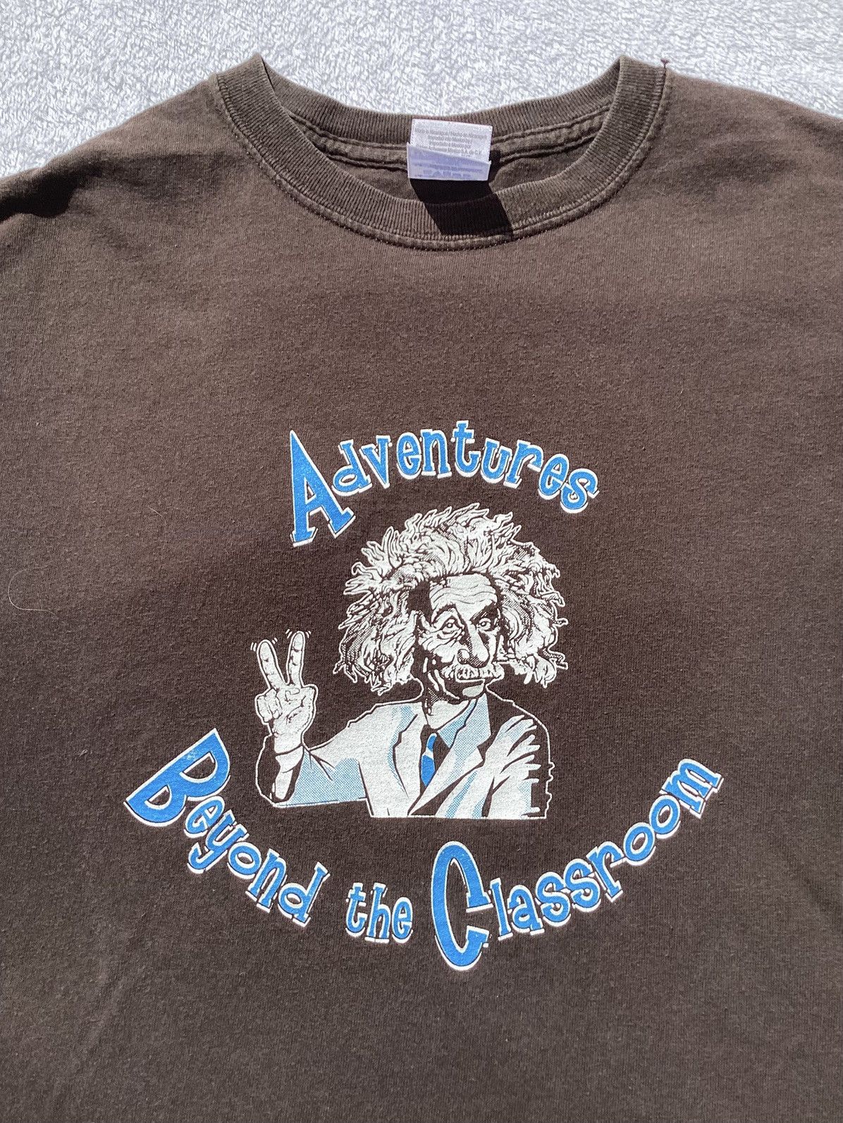 Gildan × Vintage Albert Einstein adventures beyond the classroom brown tshirt Size US M / EU 48-50 / 2 - 3 Thumbnail