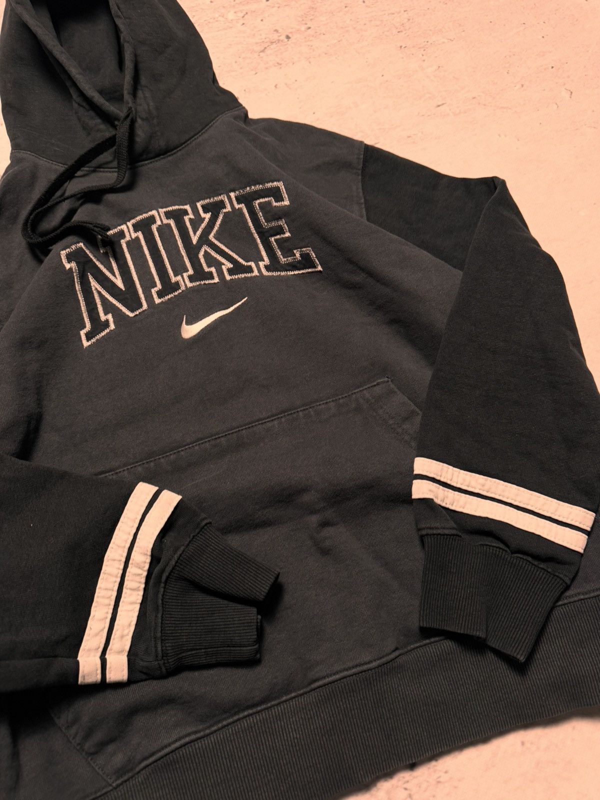 Nike × Vintage NIKE VINTAGE CENTER LOGO OVERSIZE BOXY HOODIE Size US M / EU 48-50 / 2 - 4 Thumbnail
