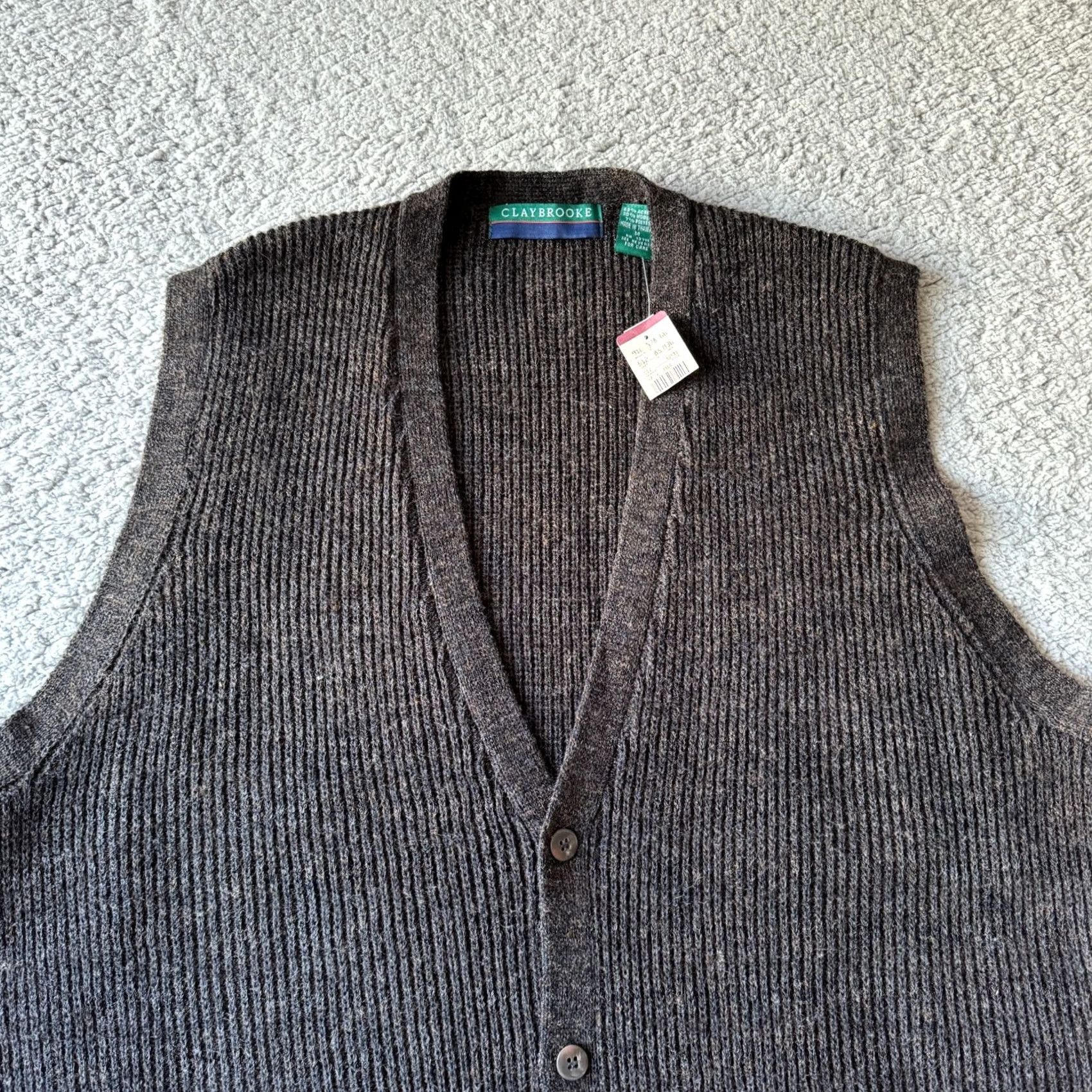 Vintage VINTAGE Claybrooke Sweater Mens Medium Brown Vest Wool Blend V Neck Golf Grandpa Size US M / EU 48-50 / 2 - 4 Thumbnail