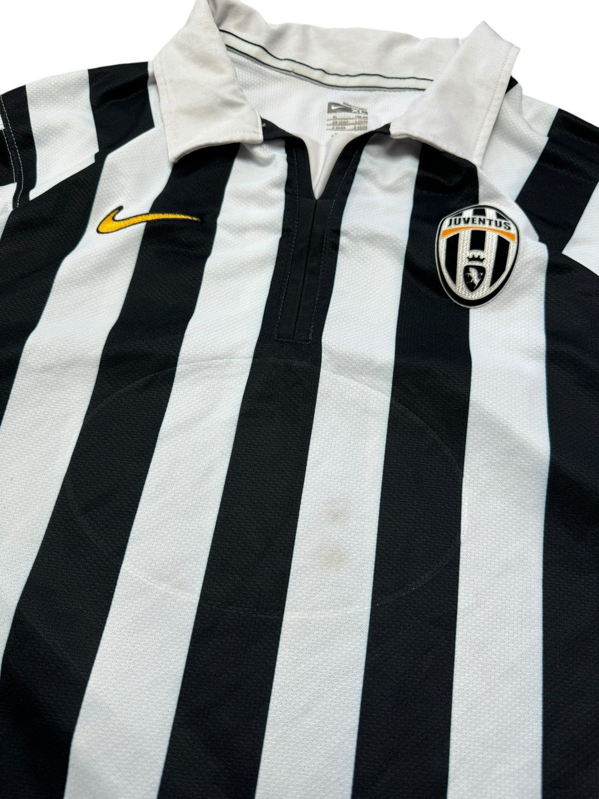 Nike Juventus 2010/2011 home t shirt Nike Męska Football Jersey Size XL Size US XL / EU 56 / 4 - 8 Thumbnail