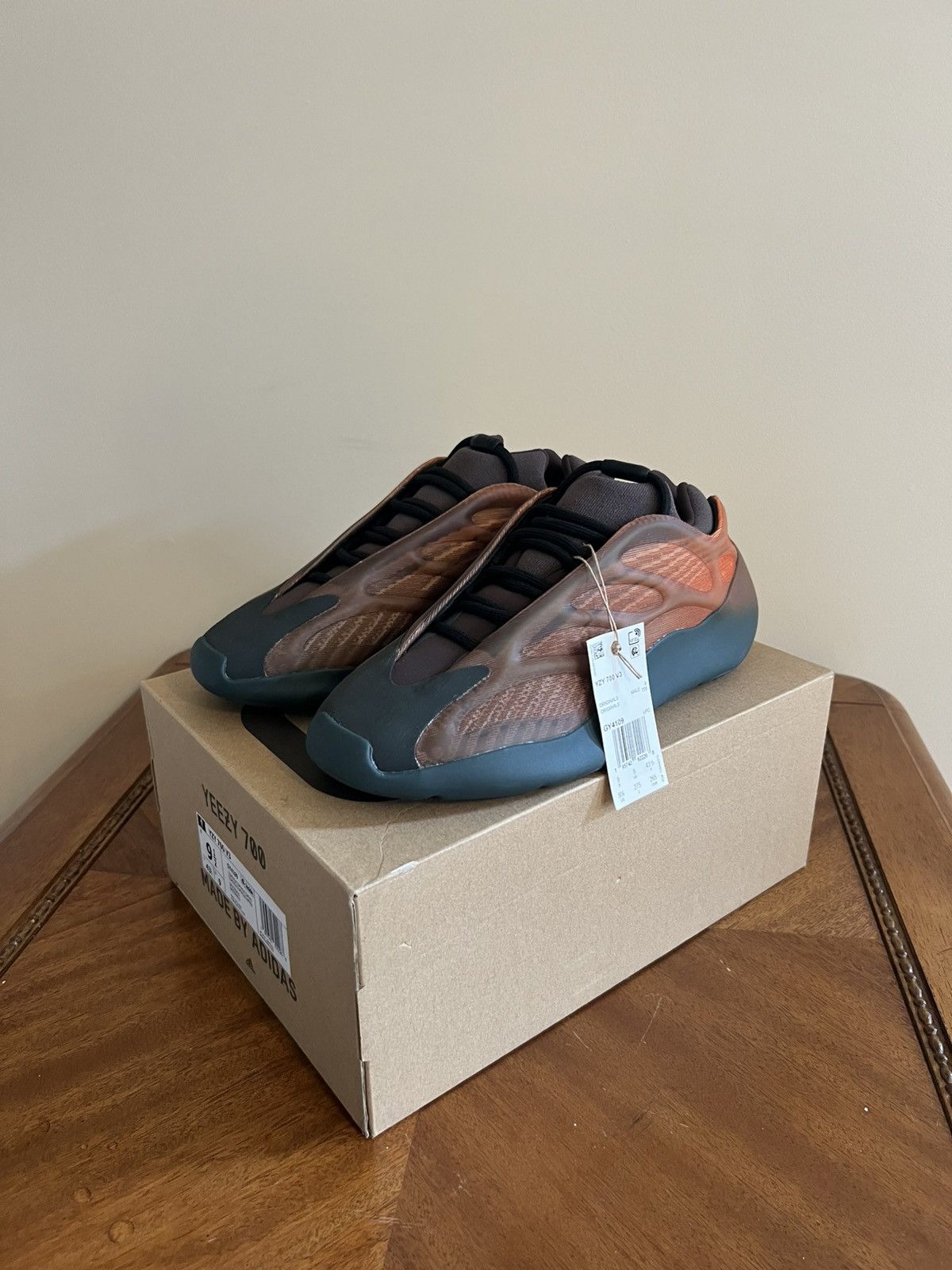 Yeezy Size 9.5M -adidas Yeezy 700 V3 Copper Fade Size US 9.5 / EU 42-43 - 7 Thumbnail