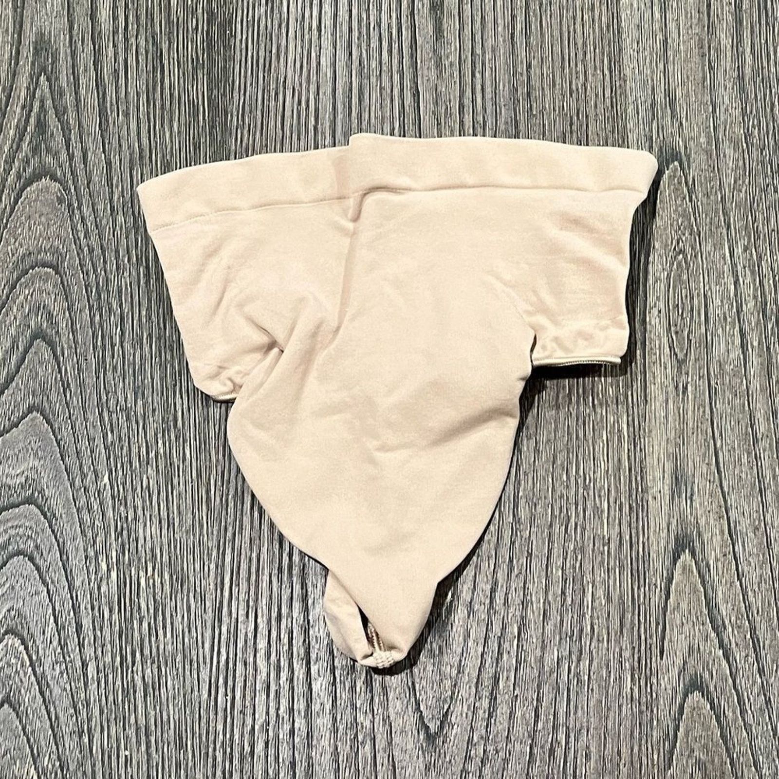 SKIMS NWOT Skims Seamless Sculpt Mid Waist Thong Shapewear Size S Size ONE SIZE - 1 Thumbnail