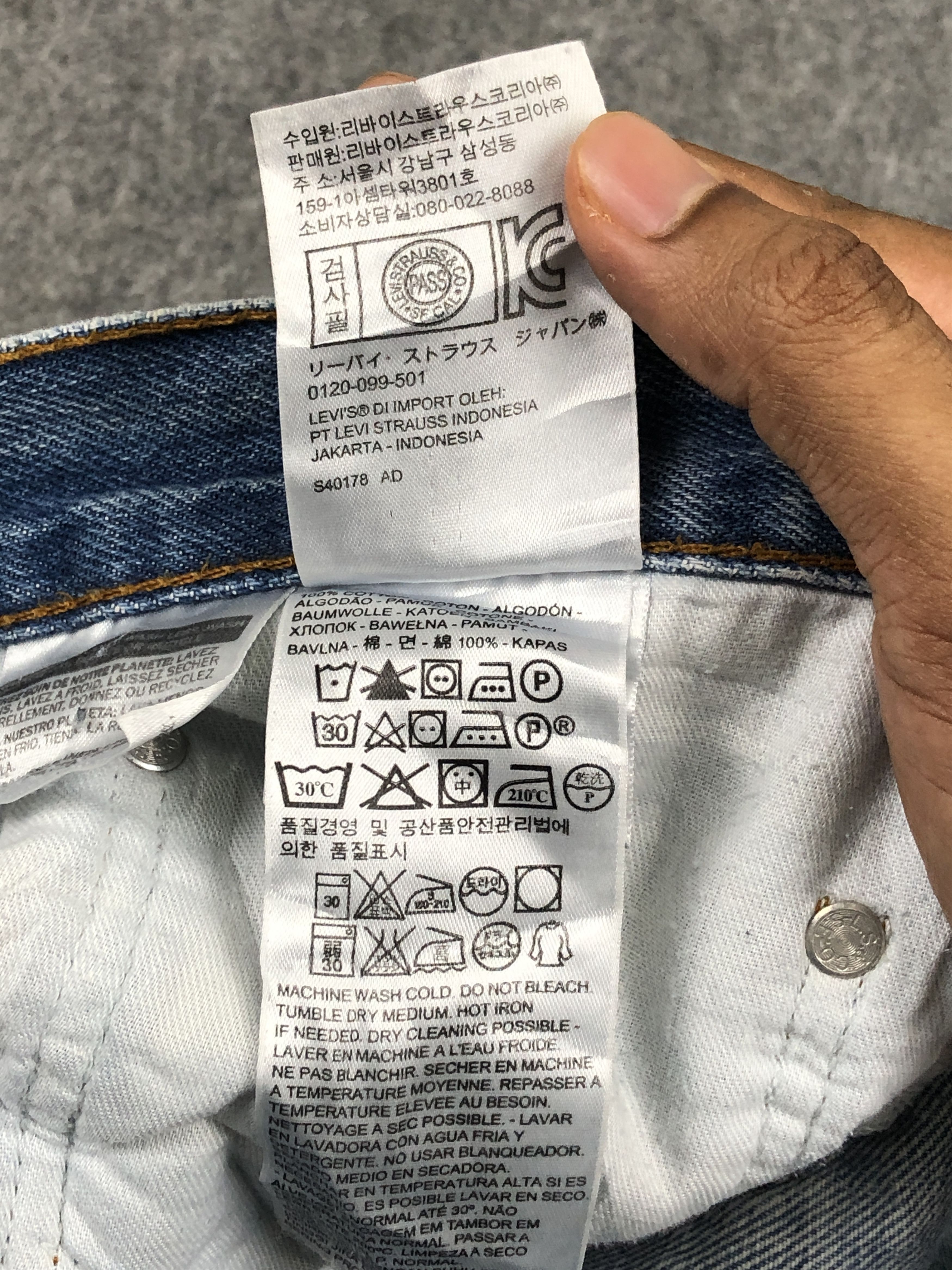 Levi's Faded Blue Vintage Levis 504 Jeans DP2353 Size US 33 - 14 Thumbnail