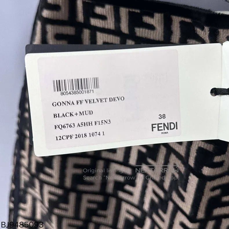 Fendi Fendi Monogrammed Embossed Short Pants Size 26" / US 2 / IT 38 - 4 Thumbnail
