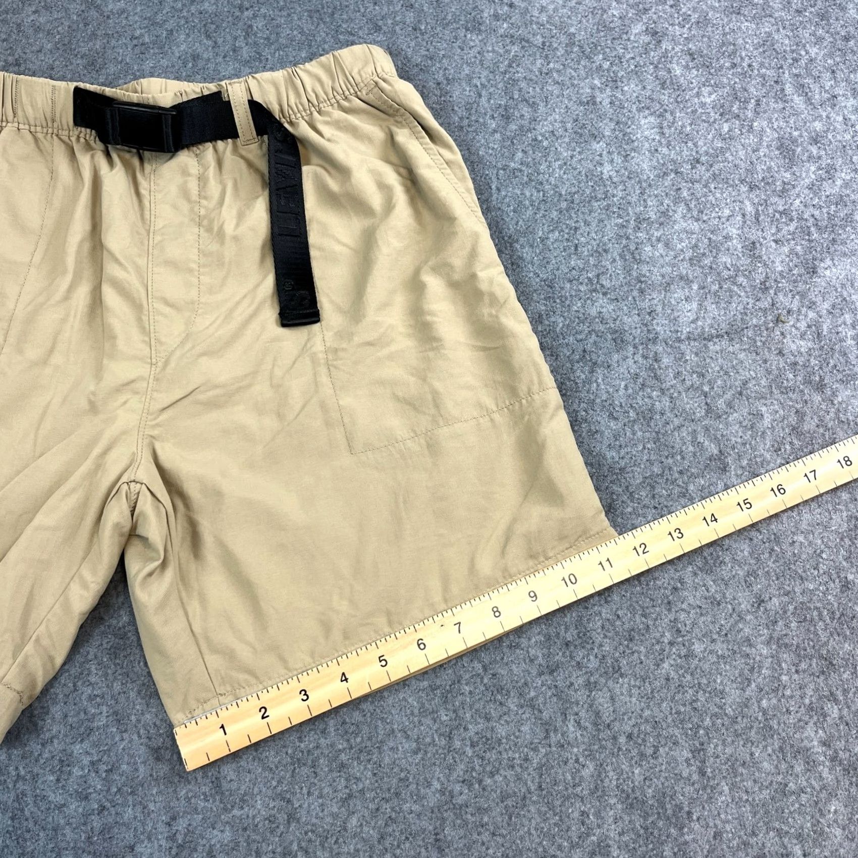 Levi's Levi's Mens Shorts Bermuda Regular Beige Pocket Pockets Logo Vil Medium? Size US 31 - 4 Thumbnail