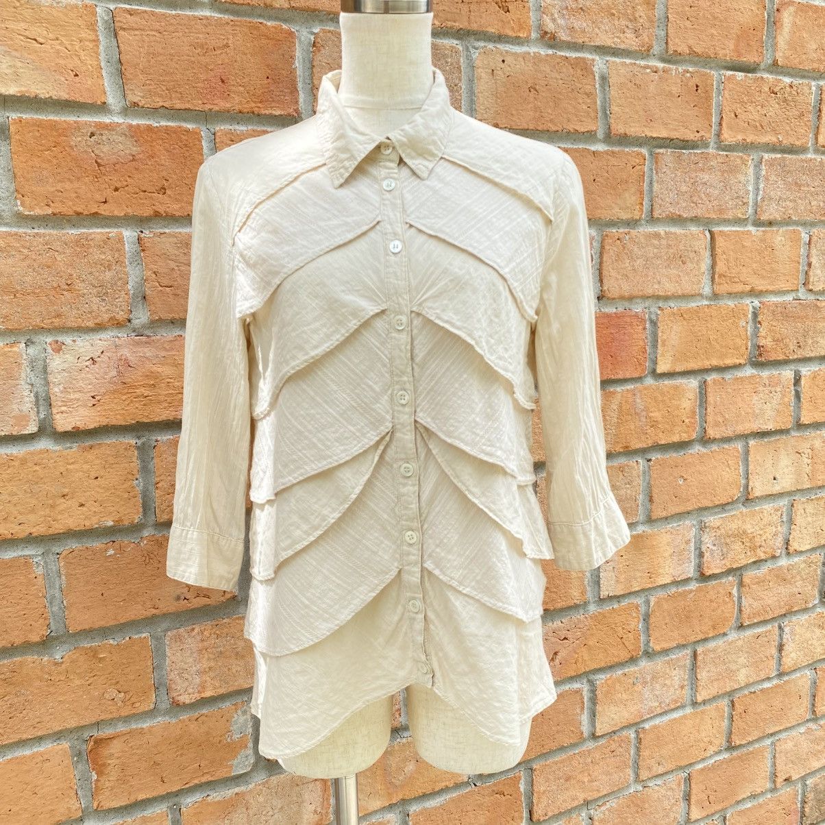 Designer × Japanese Brand A.T Ivory Tiered Ruffle Blouse Size L / US 10 / IT 46 - 1 Thumbnail