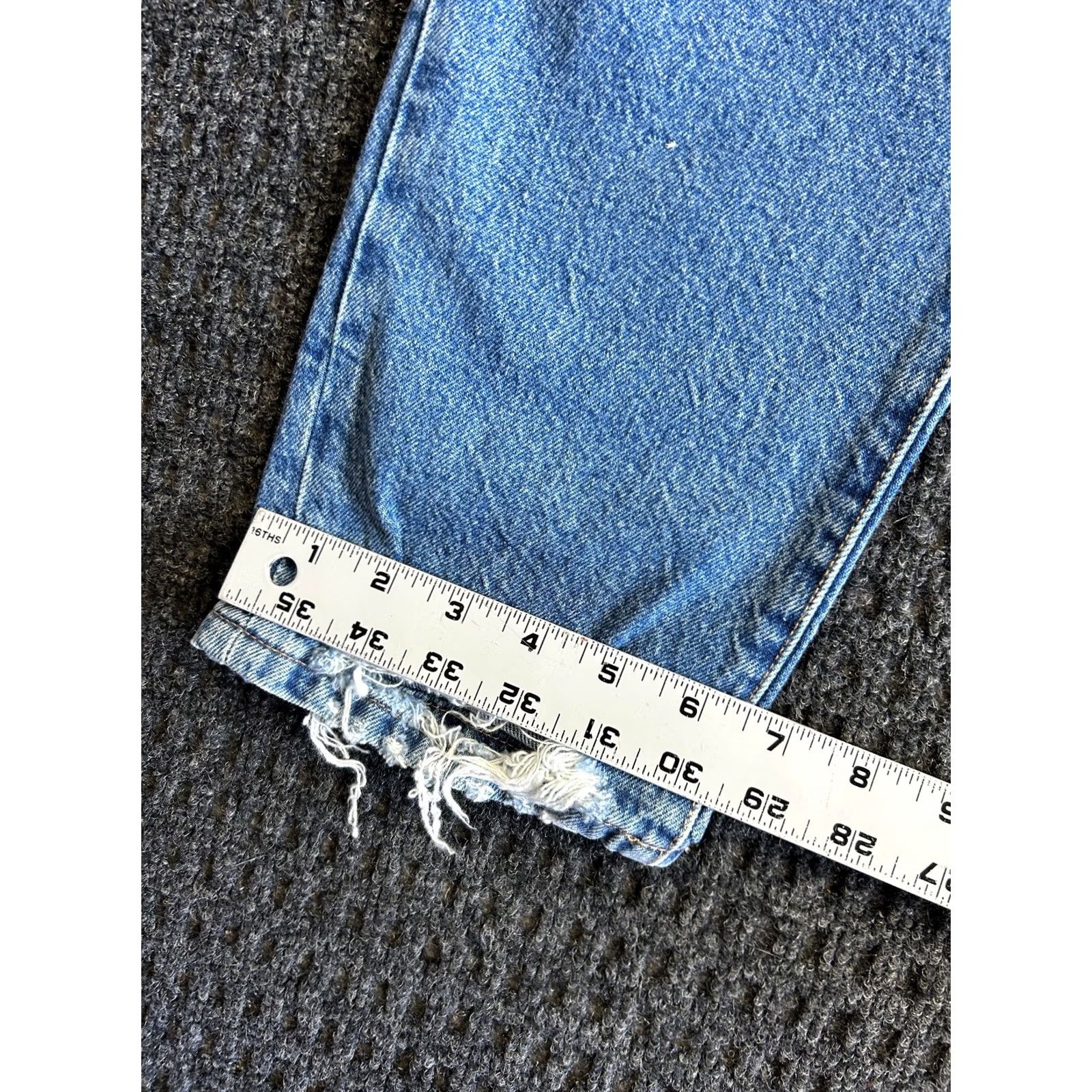 Good American Good American Jeans Womens 10 Blue The Weekender High Rise Med Wash Size Distressed NEW Size 32" / US 10 / IT 46 - 7 Thumbnail