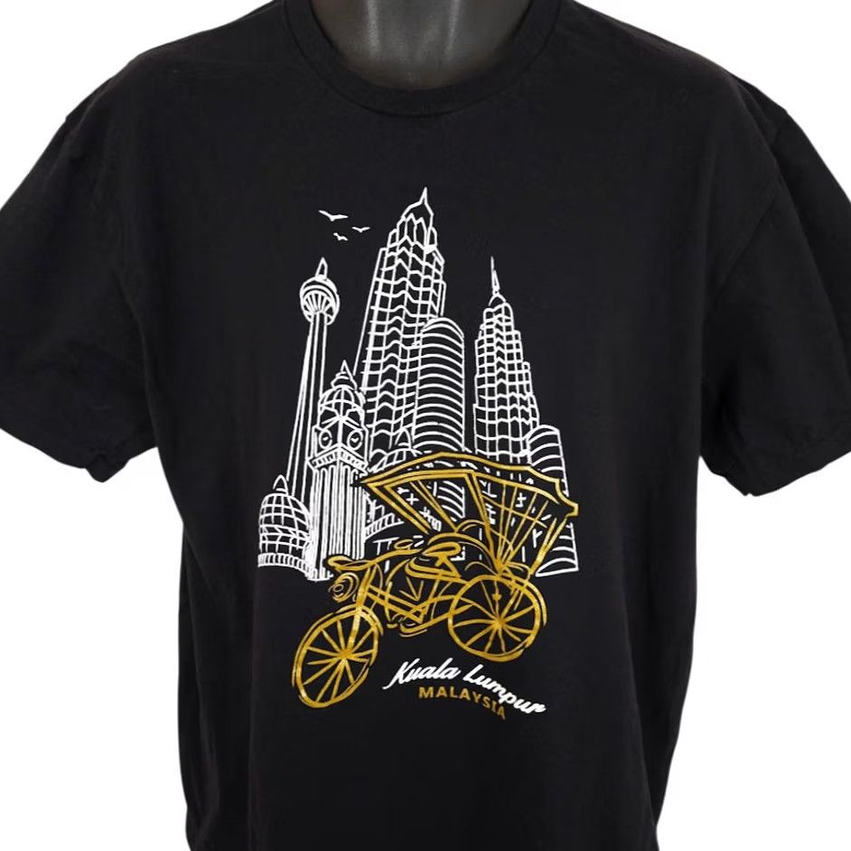 Vintage VINTAGE Kuala Lumpur Shirt Mens Size Large Malaysia Travel Destination Tee Size US L / EU 52-54 / 3 - 2 Thumbnail