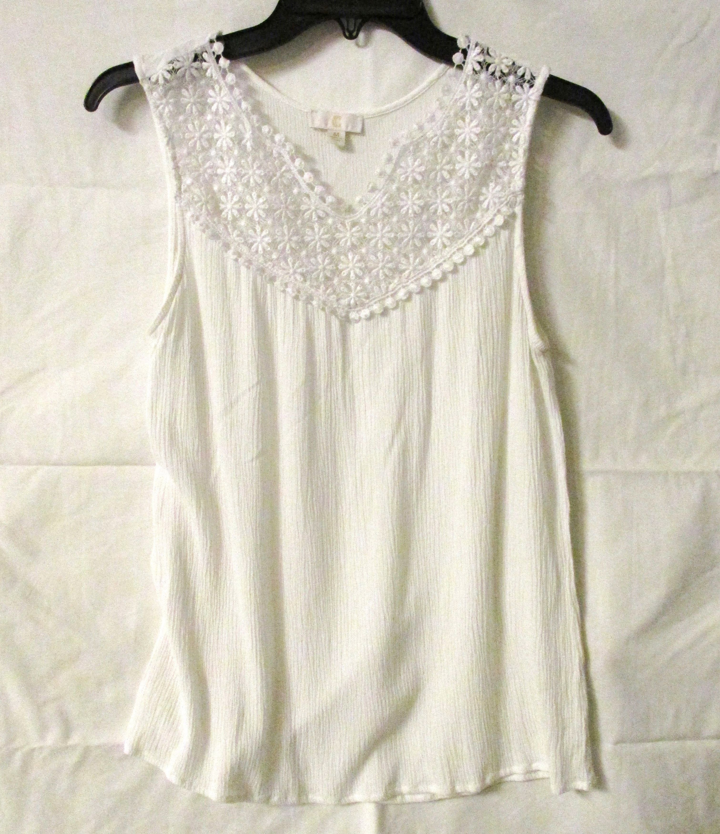 Other Charming Charlie Women's Sleeveless Blouse Top Size Medium Size M / US 6-8 / IT 42-44 - 1 Thumbnail