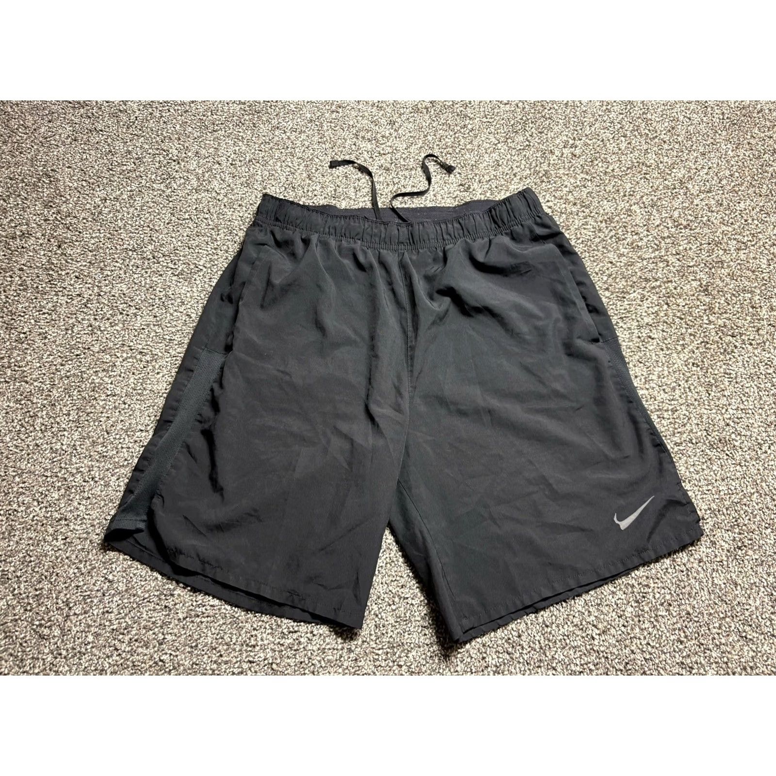 Nike Nike Shorts Mens M Black Challenger Running DV9365 Size US 31 - 5 Thumbnail