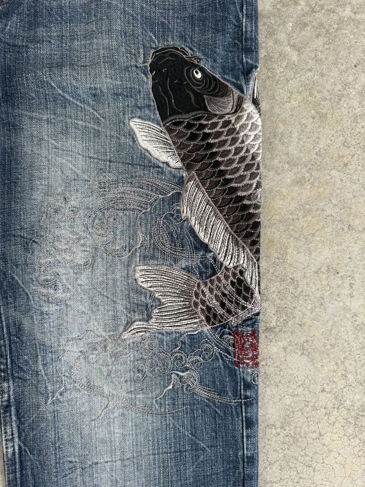 Karakuri Tamashii Karakuri Tamashii Embroidered Multipocket Distressed Size US 31 - 18 Thumbnail