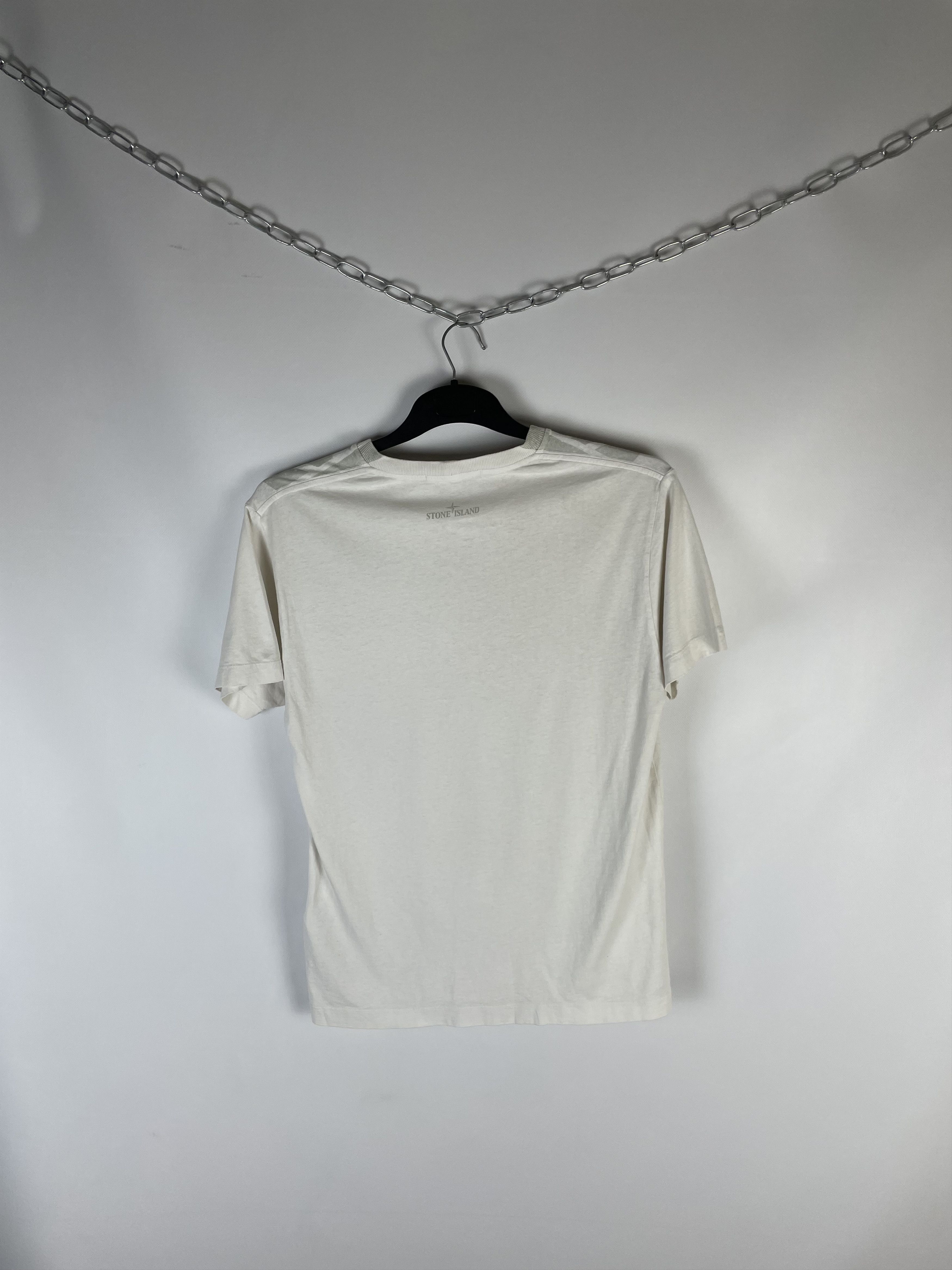 Stone Island Vintage Stone Island Center Logo T-Shirt Size US M / EU 48-50 / 2 - 9 Thumbnail