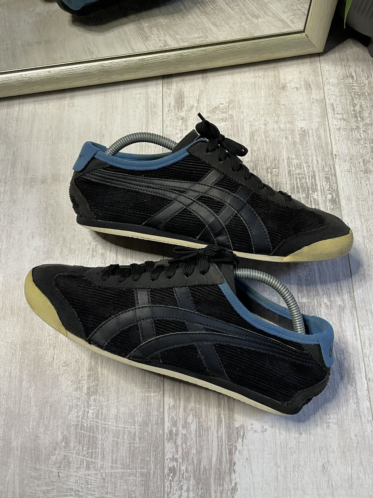 Asics Vintage Asics Onitsuka Tiger Mexico 66 Black Welvet Sneakers Size US 8 / EU 41 - 2 Thumbnail