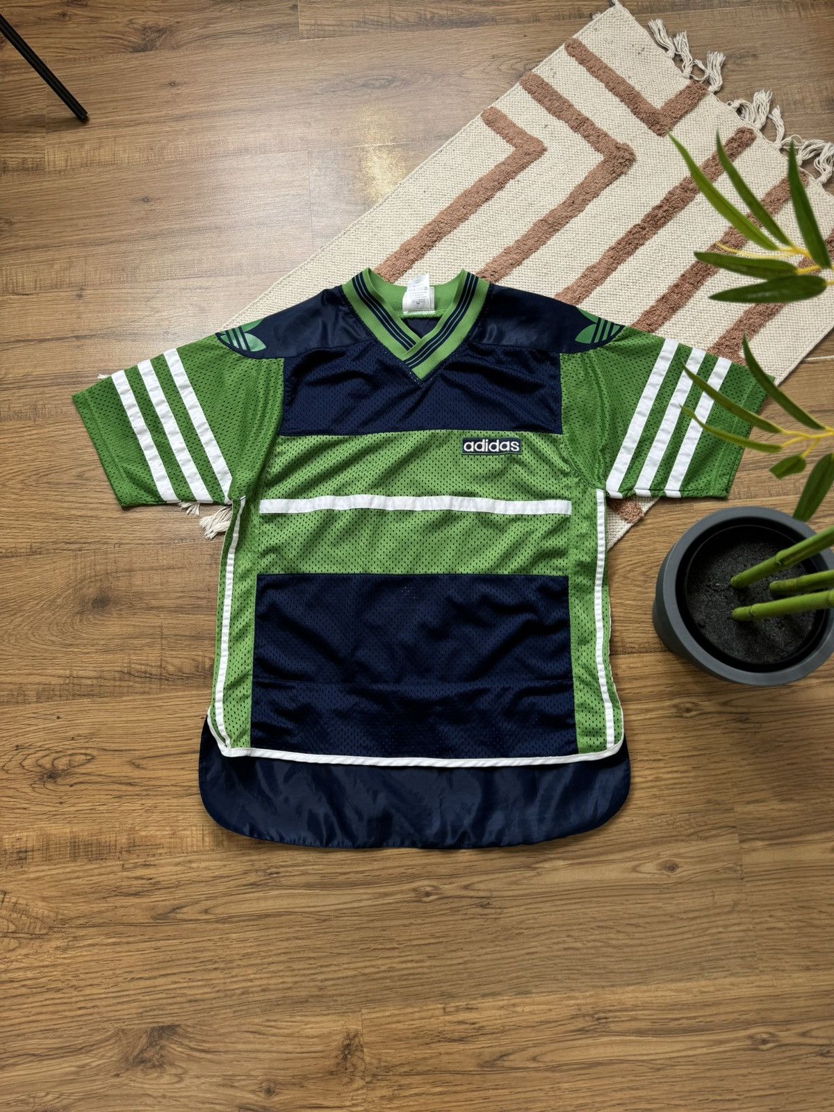 Adidas 1990s ADIDAS VINTAGE JERSEY MESH BOXY FIT TEE Size US S / EU 44-46 / 1 - 4 Thumbnail