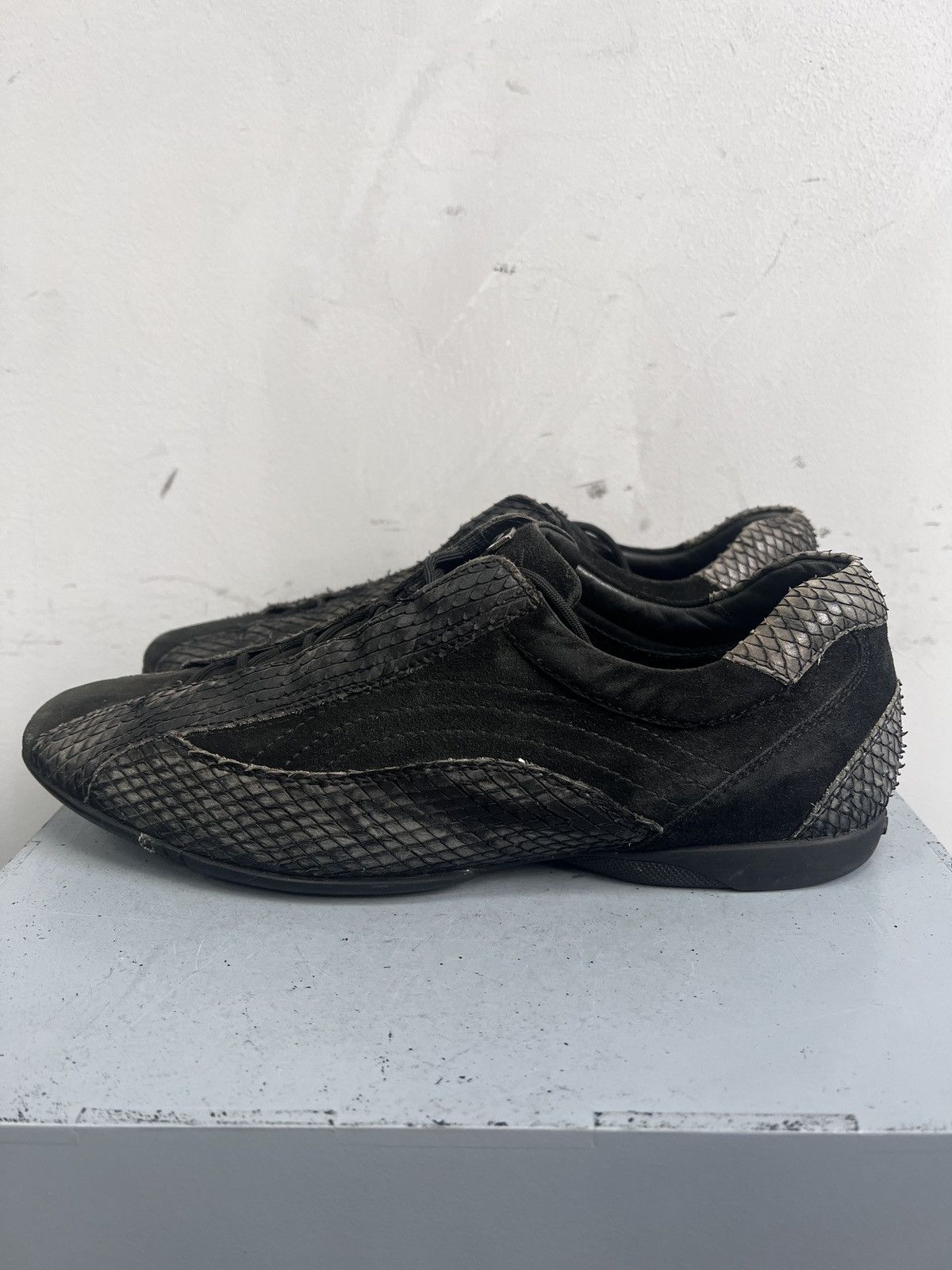 Hedi Slimane Archive avant garde low boots snake pattern leather boots Size US 8.5 / EU 41-42 - 8 Thumbnail