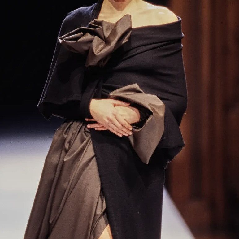 Yohji Yamamoto Vintage 90s Yohji Yamamoto asymmetric draped knit top Size S / US 4 / IT 40 - 10 Thumbnail