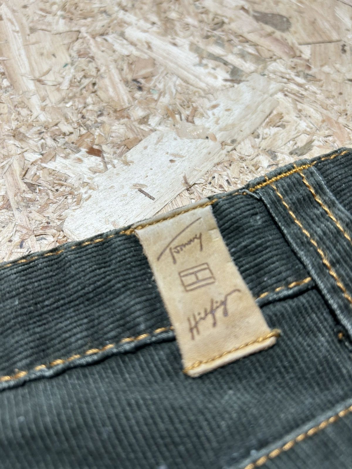 Tommy Hilfiger Tommy Hilfiger Corduroy Flare Jeans Size 31" - 8 Thumbnail