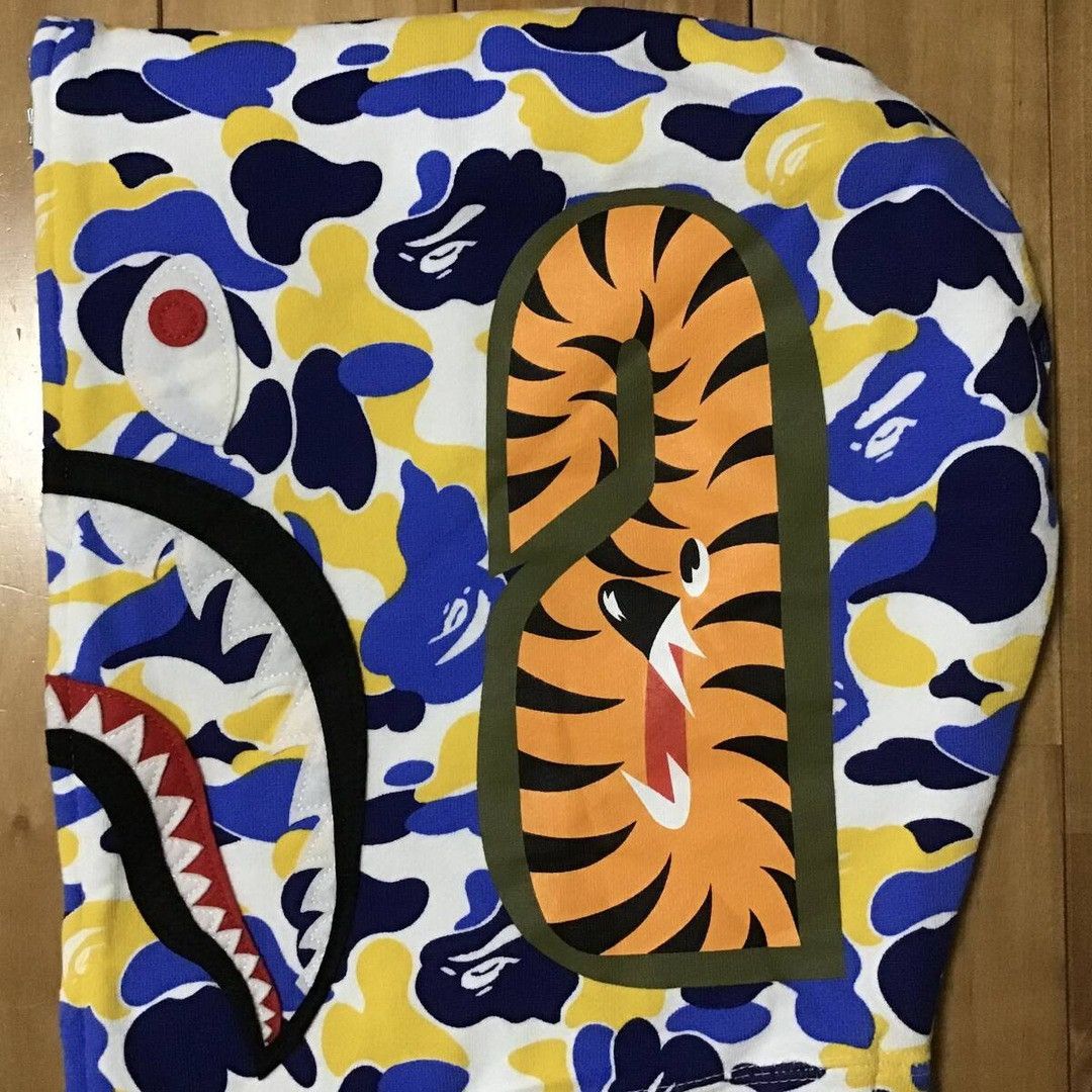 Bape 2010 🔥Shanghai Store Camo🔥 BAPE shark full zip hoodie NIGO Size US M / EU 48-50 / 2 - 6 Thumbnail