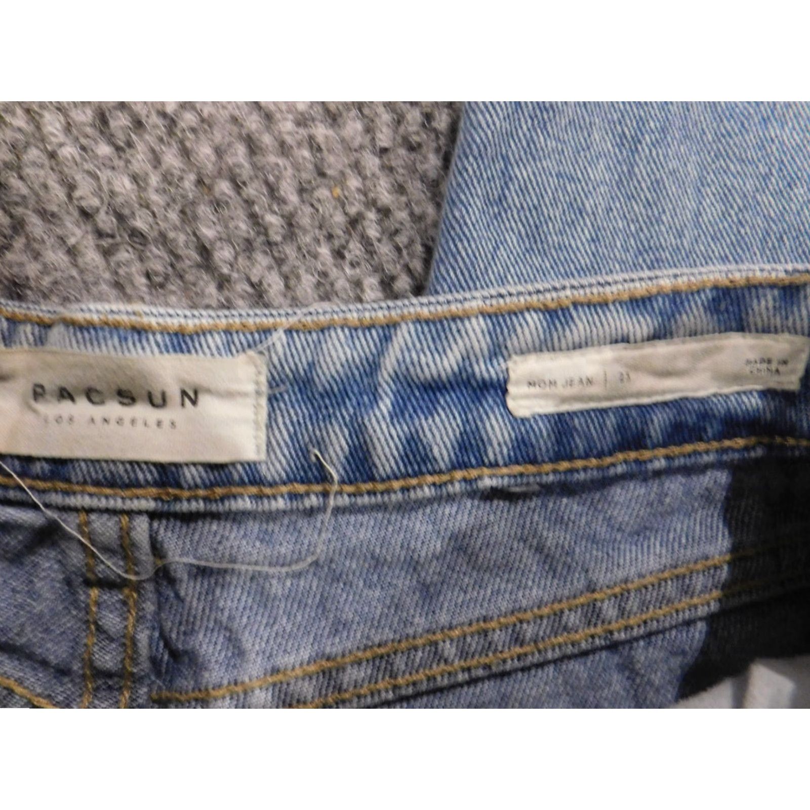 Pacsun Pacsun Jeans Womens 23 blue Mom Distressed Straight Denim Regular Leather? (Note: "Leather" not in original; cannot add.) Size 40" / US 18 - 3 Thumbnail
