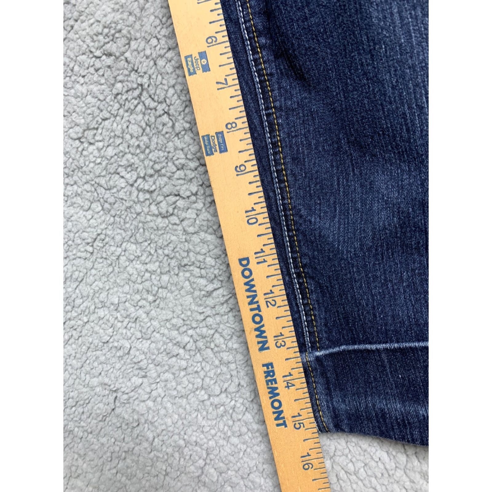 Vintage Cato Denim Capri's Size 14 Woman’s Crop Blue Jeans 32" x 16" Jeans Capri Women Blue 14 Mens? Size 36" / US 14 / IT 50 - 7 Thumbnail