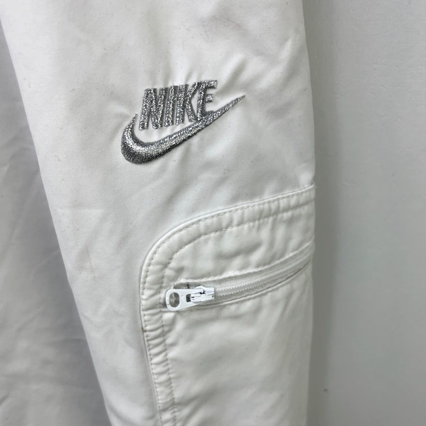Nike VINTAGE Nike Windbreaker Track Pants L White Mens Size US 33 - 3 Thumbnail