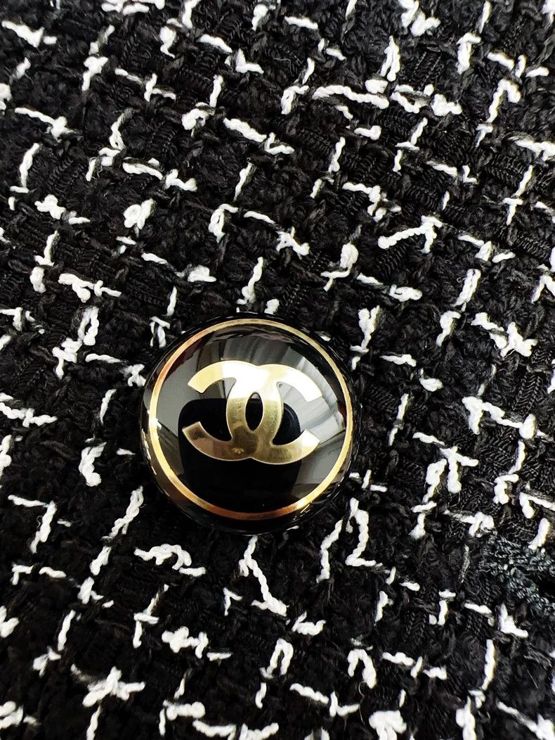 Chanel Chanel 23p black and white mixed color tweed double-breast Size XS / US 0-2 / IT 36-38 - 4 Thumbnail