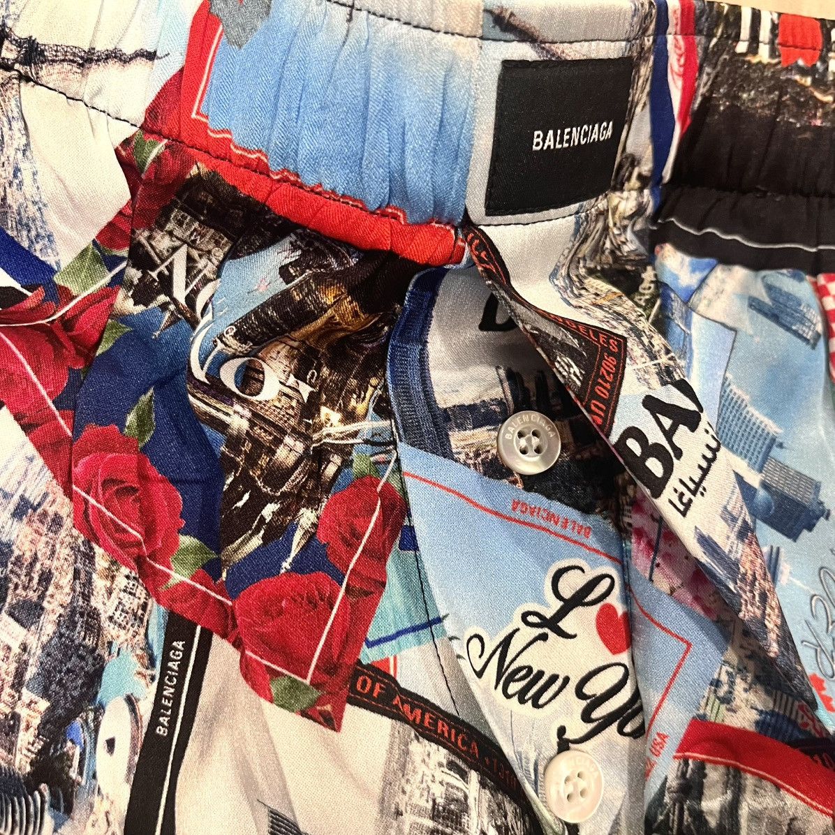 Balenciaga $1050 Balenciaga Logo Postcard Print Silk Shorts, Size 44 Size US 28 / EU 44 - 4 Thumbnail