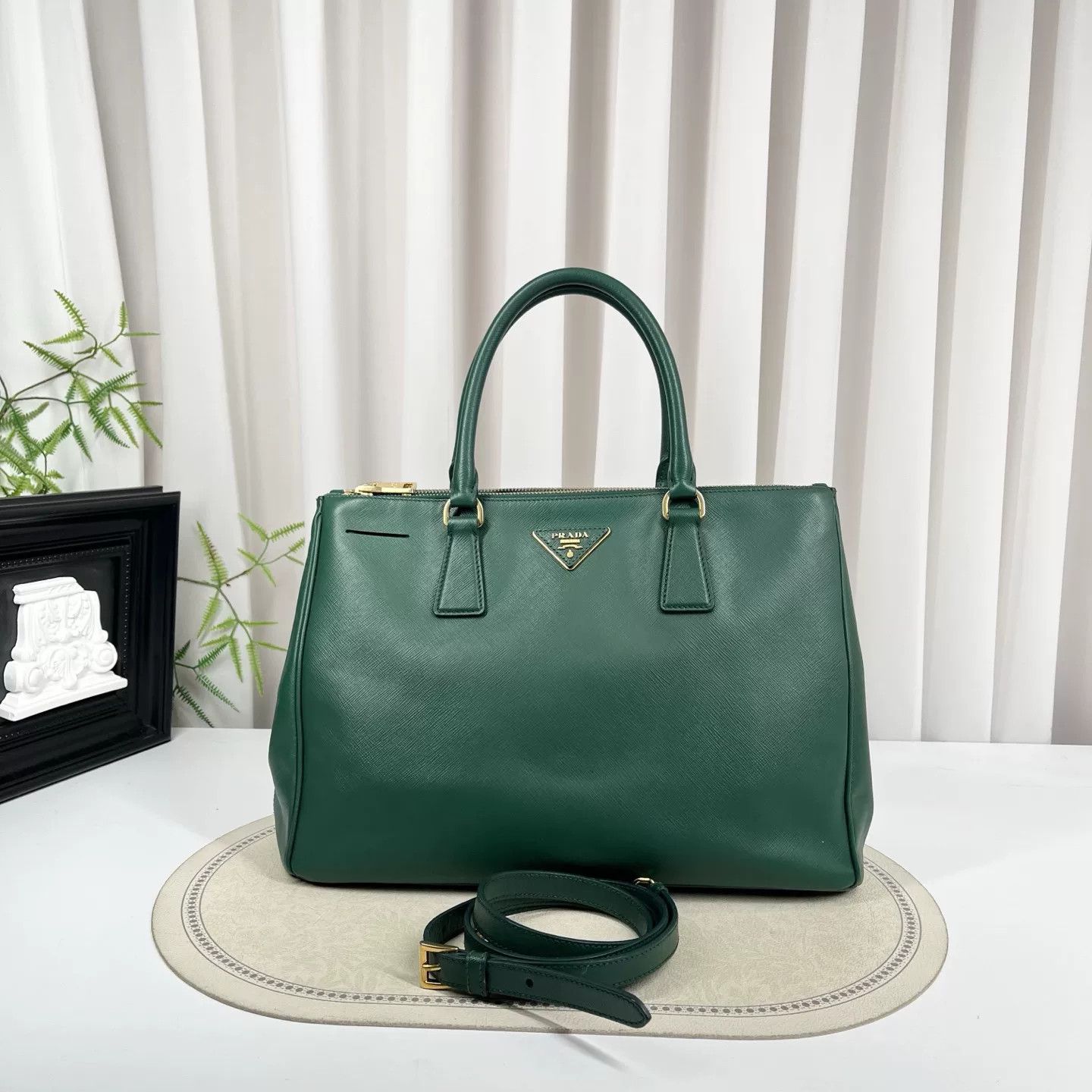 Prada Pre-loved Bag Very good condition Size ONE SIZE - 1 Thumbnail