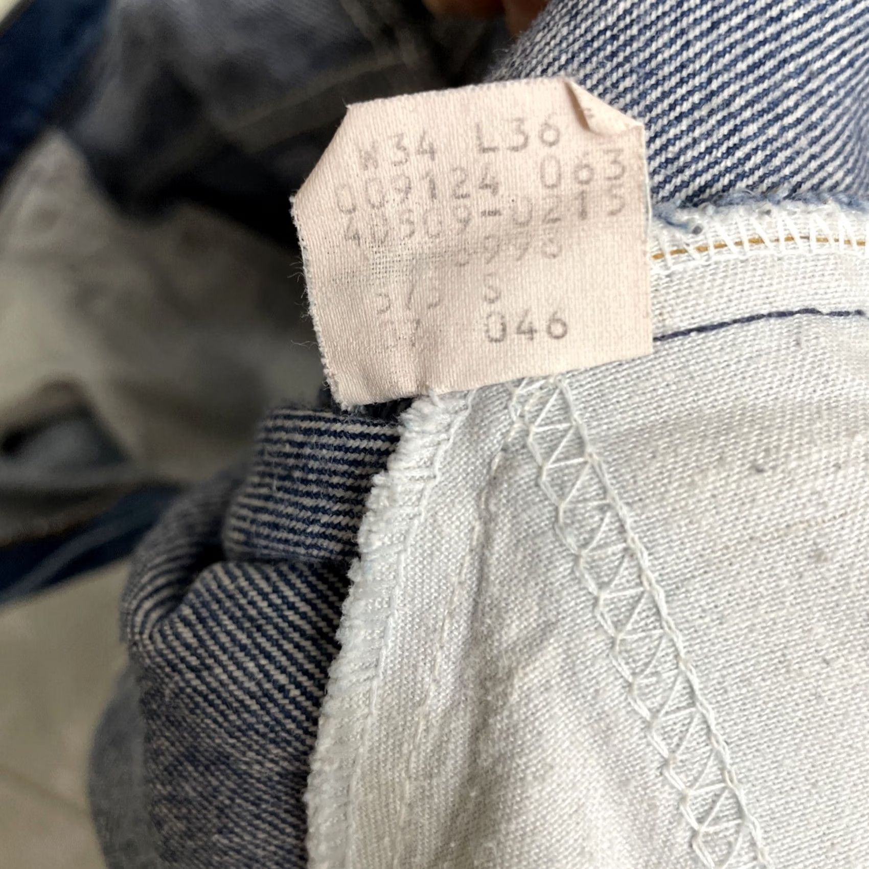 Levi's VINTAGE Levi's Jeans Men 34x36 40509-0215 Orange Tab 80s Denim Straight 5-Pocket Blue Blue Jeans 80s Mens Regular Leather? Size US 34 / EU 50 - 5 Thumbnail