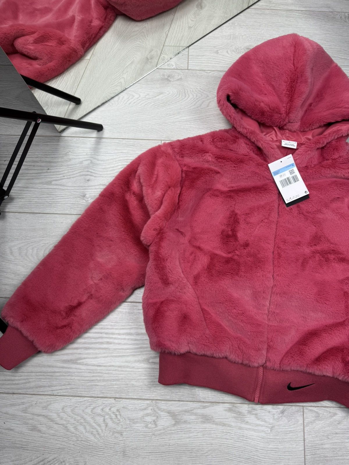 Nike × Vintage Nike Essential Faux Fur Swoosh Women’s Jacket M Size M / US 6-8 / IT 42-44 - 5 Thumbnail
