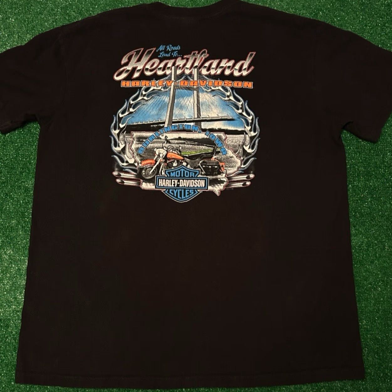 Harley Davidson VINTAGE Harley-Davidson Tribal Flames Logo T-Shirt XL Black Men Short Sleeve 90s Y2K Biker VTG 2011 Shirt Size US XL / EU 56 / 4 - 2 Thumbnail