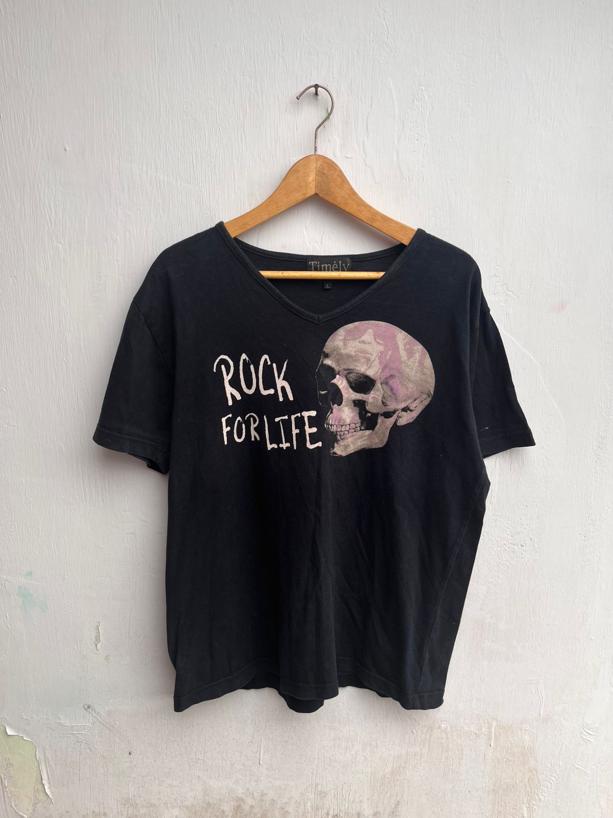 Japanese Brand Gothic Timely Rock Skull Graphic Tee Size US S / EU 44-46 / 1 - 2 Thumbnail