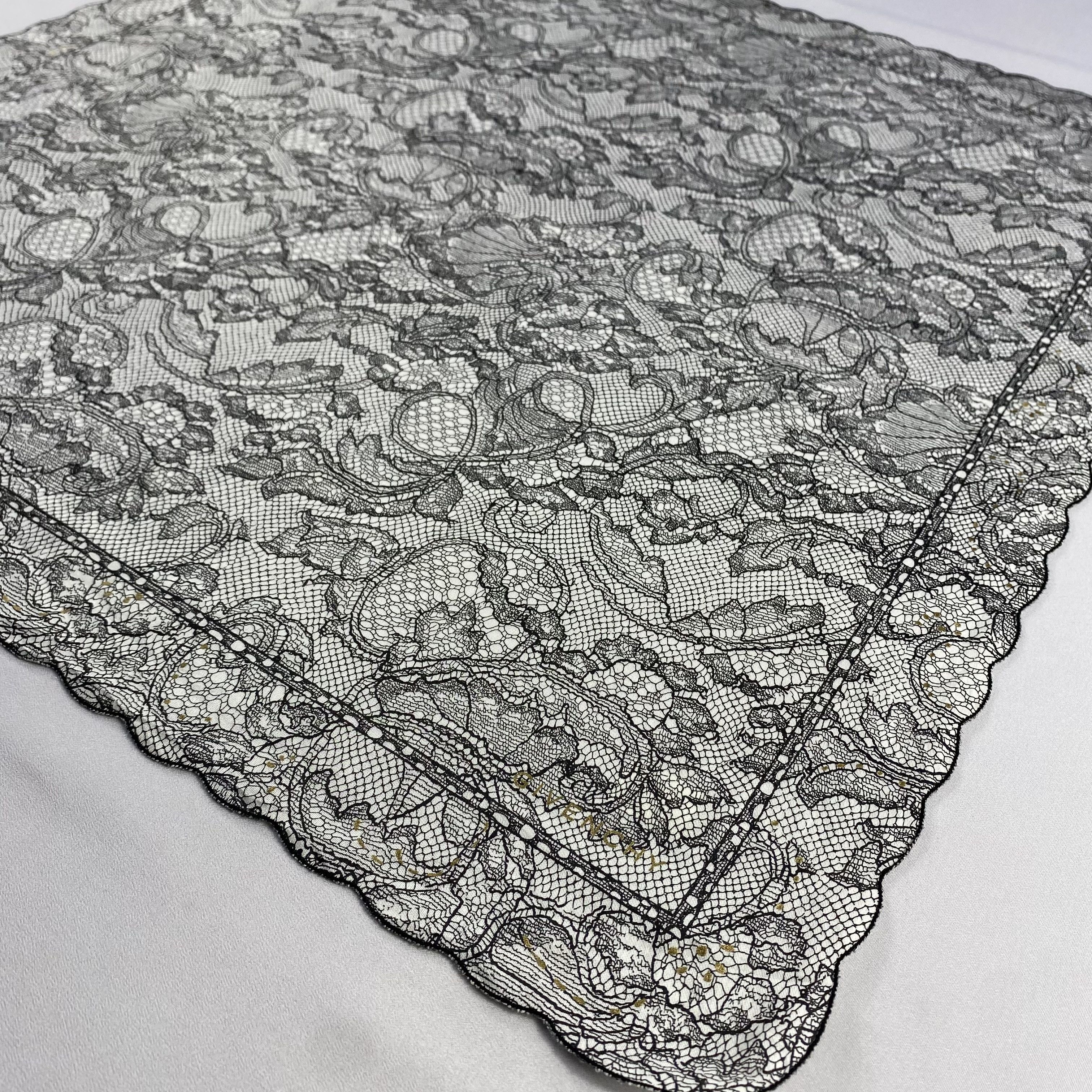 Vintage Givenchy Bandana/ Handkerchief / Neckerchief-P1265 Size ONE SIZE - 2 Thumbnail