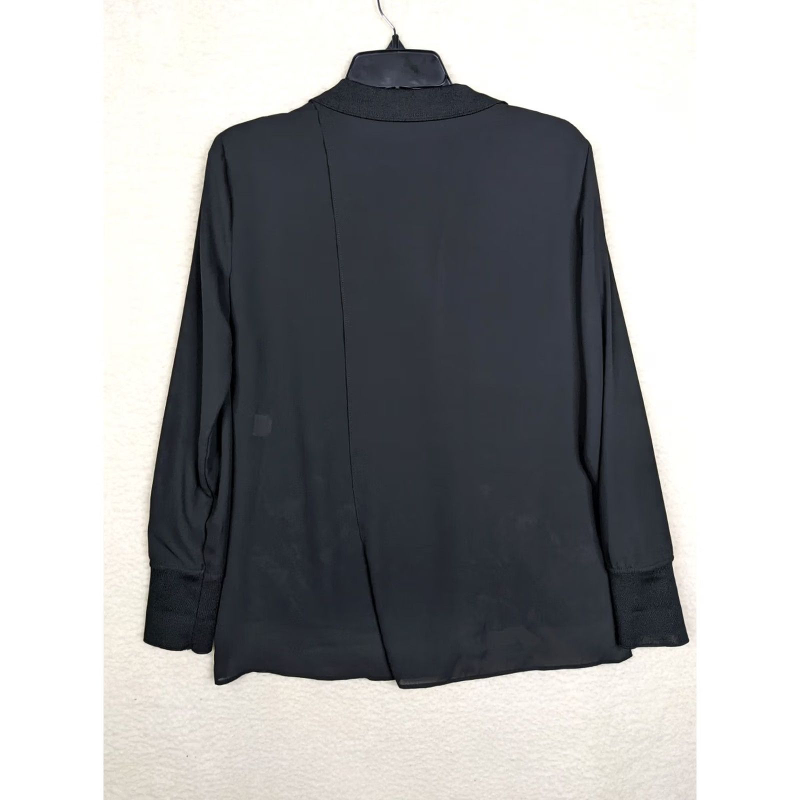 Vintage Simply Vera Vera Wang Blouse Shirt Womens S Black Floral V-Neck Button Up Continuous Regular Fit Basic Style Everyday Size S / US 4 / IT 40 - 3 Thumbnail
