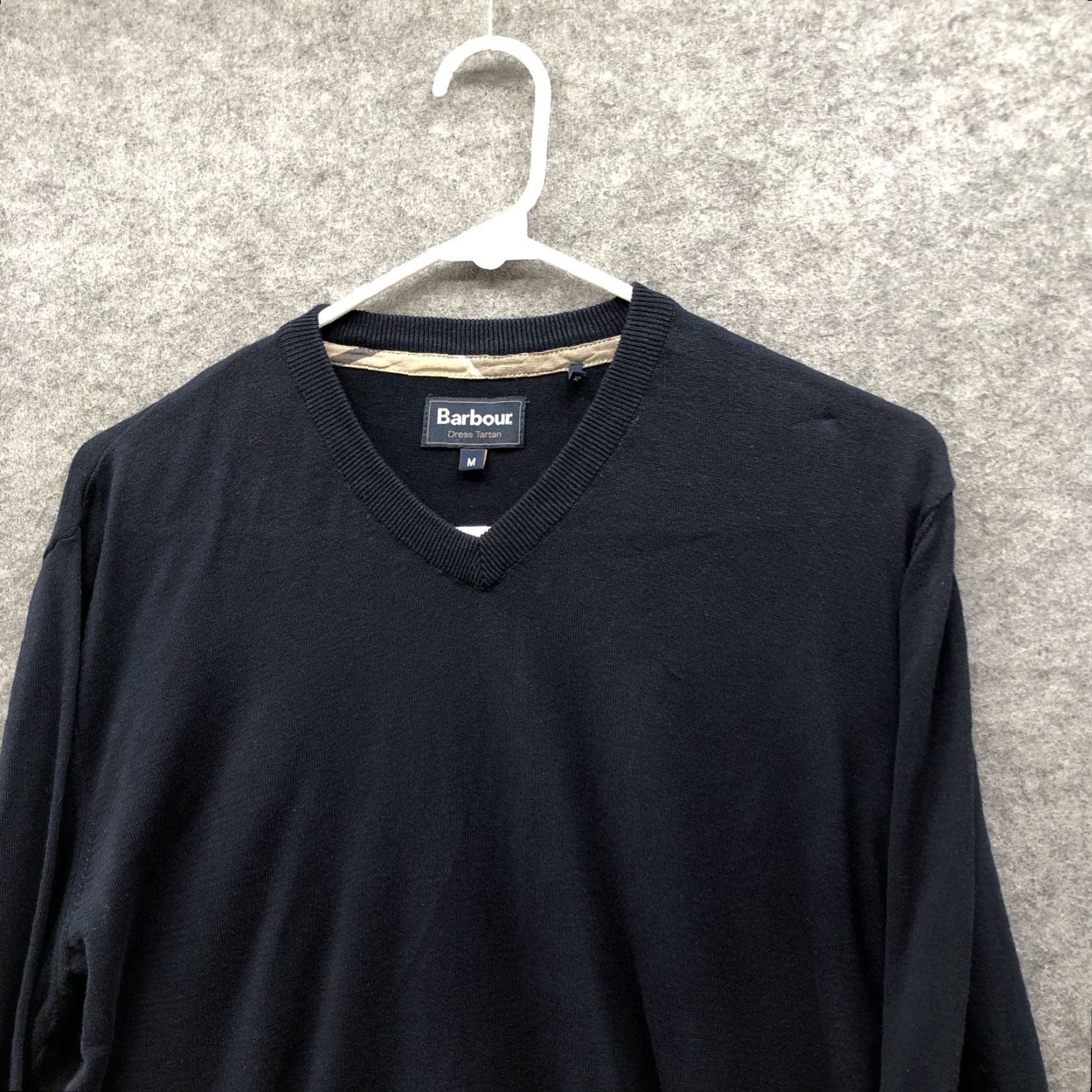 Barbour Barbour V-Neck Sweater Mens M Cotton Navy Blue Elbow Patch Lightweight Regular Knit Pullover Casual Winter Fall Spring Long Sleeve Logo Pattern: Solid Size US M / EU 48-50 / 2 - 4 Thumbnail