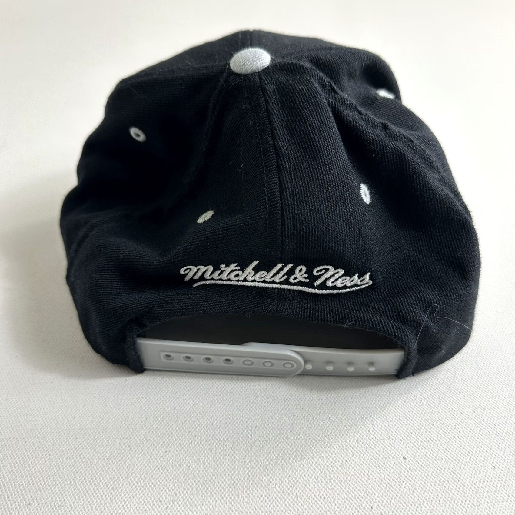 Mitchell & Ness Mitchell & Ness Brooklyn Nets Snapback Cap Black Grey Word Logo Wool Hat Mens Adjustable Wool Twill Hat Size ONE SIZE - 2 Thumbnail