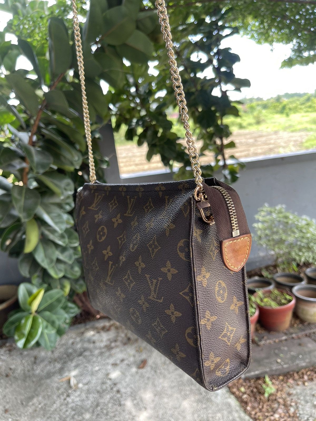 Louis Vuitton Authentic LOUIS VUITTON Mono Porce Toilette Bag Size ONE SIZE - 23 Thumbnail