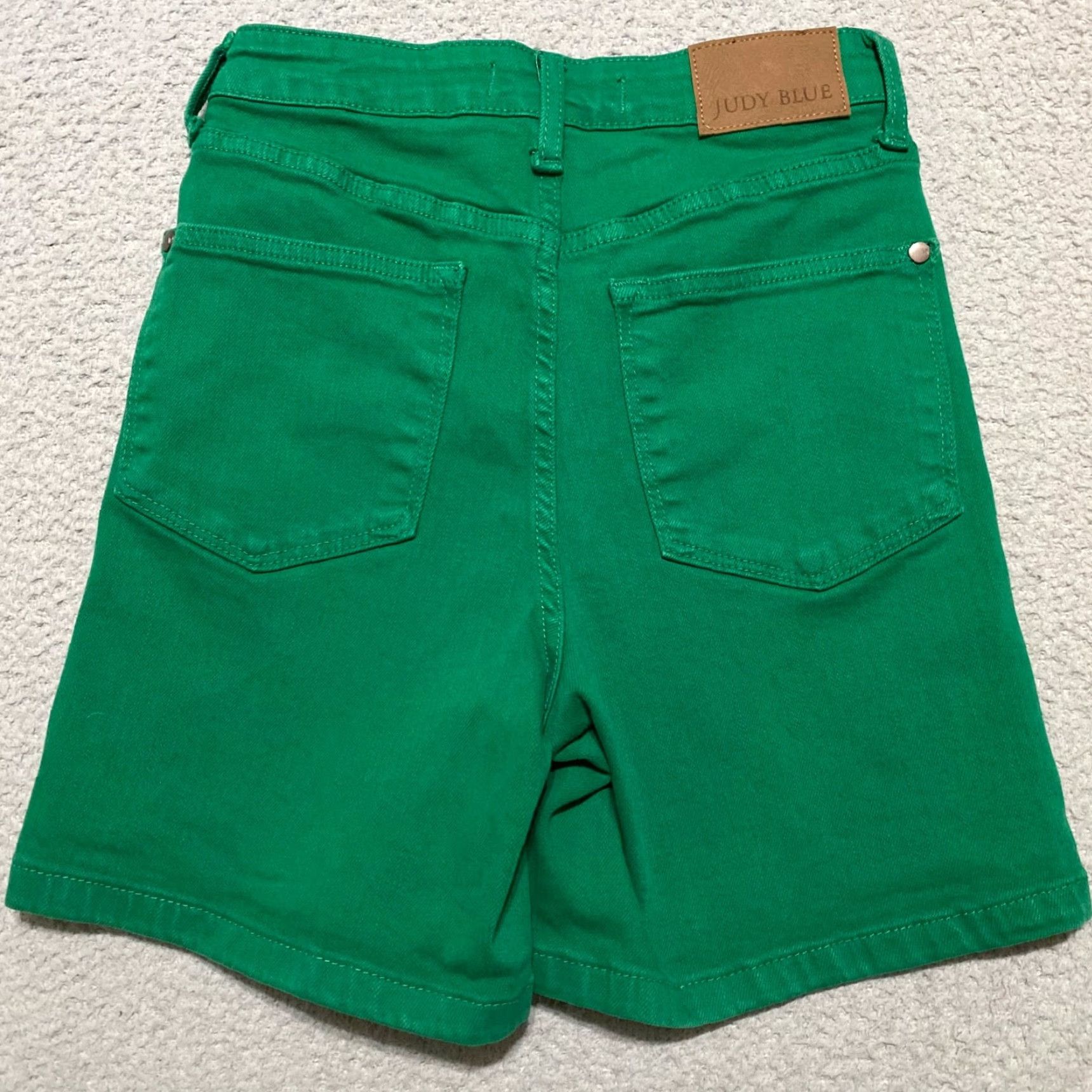 Vintage Judy Blue Womens Bermuda Shorts Green Denim High Rise 6 in Inseam 6" Button Front Flat Front 5-Pocket Stretch Casual Summer Spring Fall Womens Size 28" / US 6 / IT 42 - 2 Thumbnail