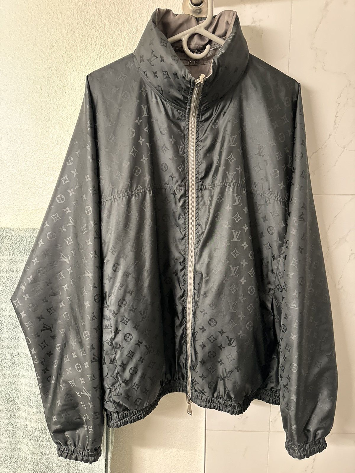 Louis Vuitton Louis Vuitton Black Reversible Monogram Windbreaker Size US XL / EU 56 / 4 - 2 Thumbnail