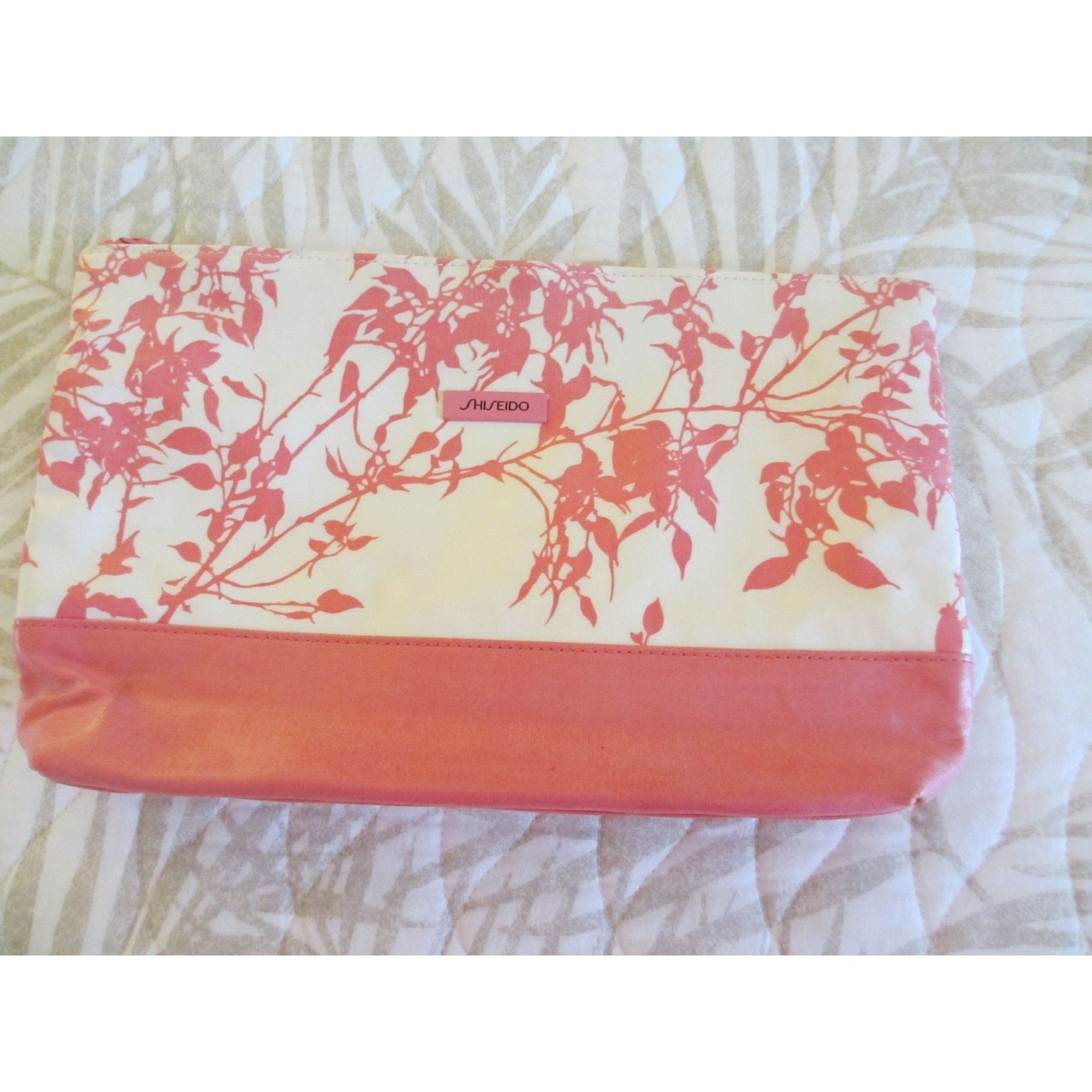 Other Shiseido Pink and White Cosmetic Bag With Floral Design & Zi Size ONE SIZE - 1 Thumbnail