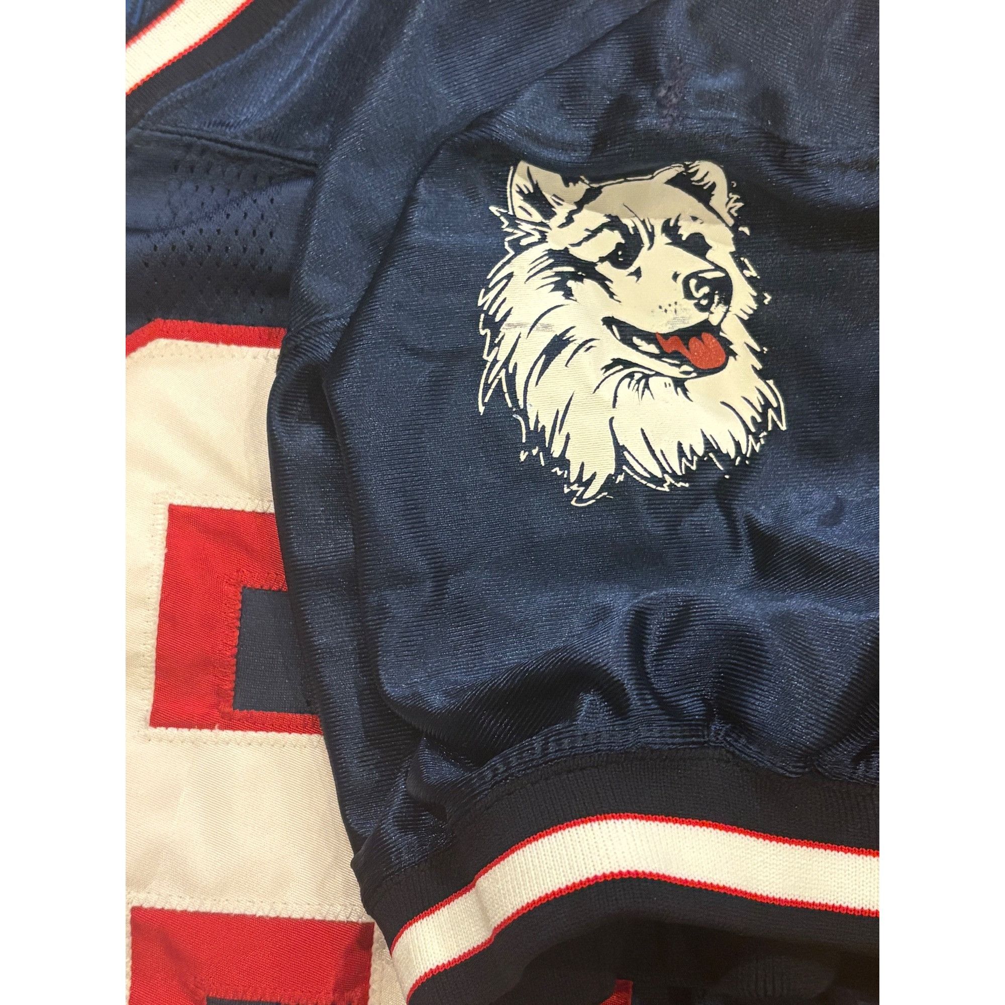 Reebok Vintage 90's Reebok UConn Huskies #28 Game Worn Football Jer Size US XL / EU 56 / 4 - 6 Thumbnail