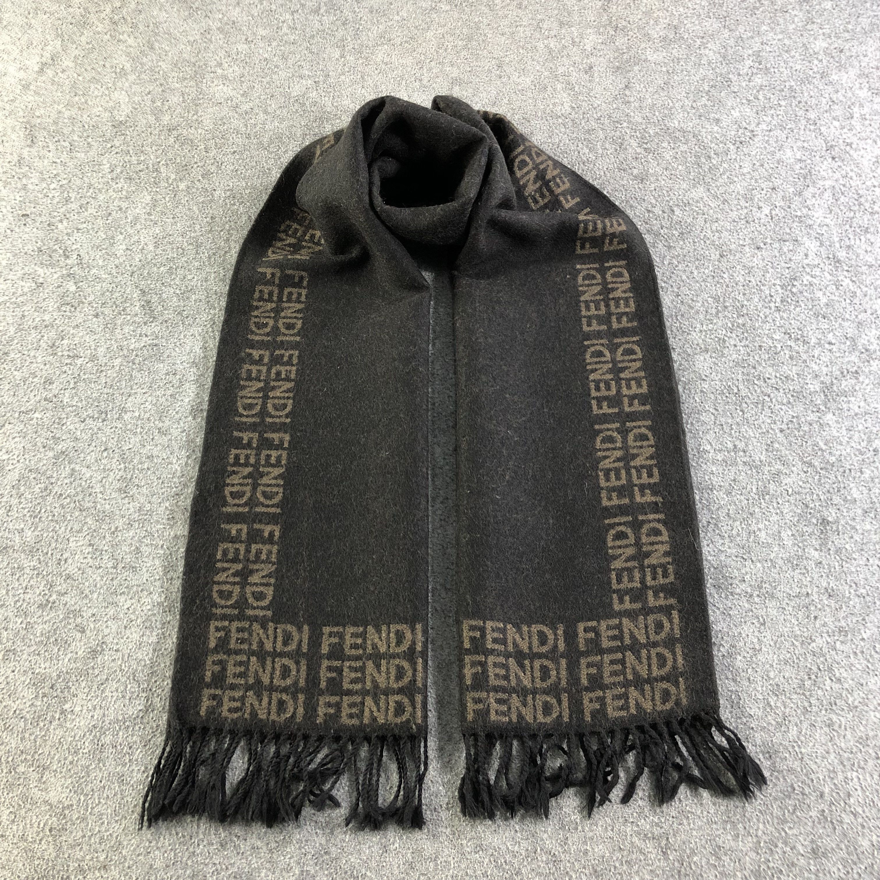 Fendi Fendi Wool Scarf Muffler V1735 Size ONE SIZE - 1 Thumbnail